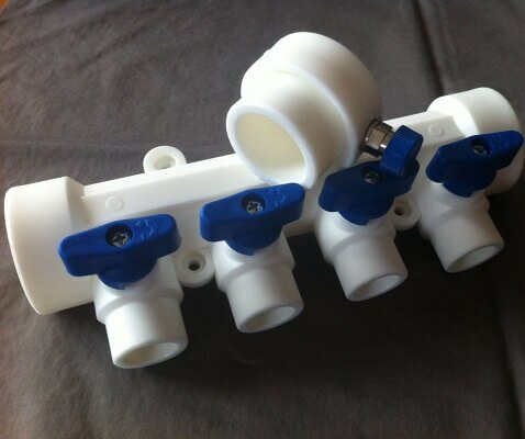 фото коллектор полипропиленовый белый и заглушка